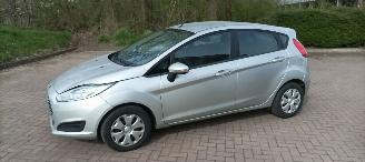 Ford Fiesta 1.5-diesel Led-dagrijverlichting Airconditioning Stoelverwarming Lichtautomaat Leren Stuurwiel Radio -usb Elektrische ramen Elektrische inklapbare buitenspiegels met led verlichting Parkeersensoren voor en achter picture 11