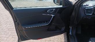 Kia Ceed Bj 9-2018 1.6 Climatecontrol Led-Koplampen Led-Achterlichten Navi Sportstoelen met Memory keyless Entry Blindspot Drivelane parkeer-assistent picture 16