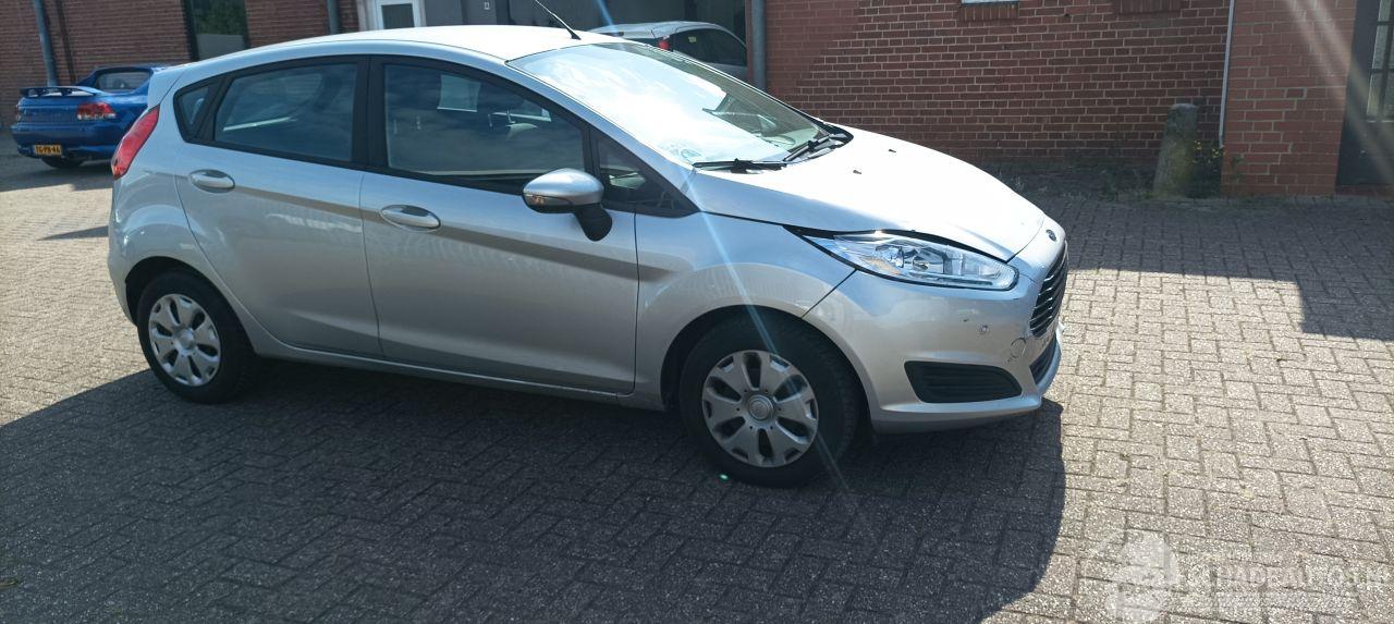 Ford Fiesta Bj 6-2016 1.5-TDCI euro6 Airconditioning Led verlichting Parkeersensoren Stoelverwarming leren stuurwiel