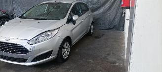 Ford Fiesta 1.5-TDCI Airconditioning Stoelverwarming leren stuurwiel Parkeersensoren picture 4