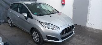 Schadeauto Ford Fiesta 1.5-TDCI Airconditioning Stoelverwarming leren stuurwiel Parkeersensoren 2016/6