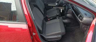 Citroën C3 1.2-12v Edition you! Full-Led koplampen Led Dagrijverlichting Airco Stoelverwarming Cruisecontrol Drivelane assistent Getinte ruiten Mistlampen Dab Radio picture 15