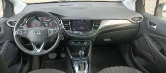 Opel Crossland Innovation uitvoering 1.2 DI Turbo OPF Automaat Navigatie AppleCarPlay Climatecontrol CruiseControl Opel iLink Winterpakket Stoelverwarming stuurwielverwarming Voorruitverwarming Dimmende binnenspiegel Chrome-pakket Parkeersensoren Trekhaak Bi-Color Lak picture 21