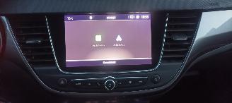 Opel Crossland Innovation uitvoering 1.2 DI Turbo OPF Automaat Navigatie AppleCarPlay Climatecontrol CruiseControl Opel iLink Winterpakket Stoelverwarming stuurwielverwarming Voorruitverwarming Dimmende binnenspiegel Chrome-pakket Parkeersensoren Trekhaak Bi-Color Lak picture 27