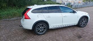 Volvo V-60 Cross Country D4 2.4-Diesel AWD Automatik Navi Led Xenon Leder Privacy glas Trekhaak picture 7