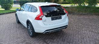Volvo V-60 Cross Country D4 2.4-Diesel AWD Automatik Navi Led Xenon Leder Privacy glas Trekhaak picture 4