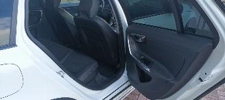 Volvo V-60 Cross Country D4 2.4-Diesel AWD Automatik Navi Led Xenon Leder Privacy glas Trekhaak picture 29
