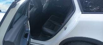 Volvo V-60 Cross Country D4 2.4-Diesel AWD Automatik Navi Led Xenon Leder Privacy glas Trekhaak picture 25