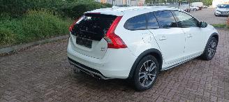 Volvo V-60 Cross Country D4 2.4-Diesel AWD Automatik Navi Led Xenon Leder Privacy glas Trekhaak picture 6