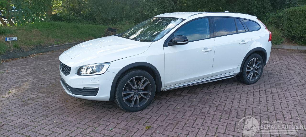 Volvo V-60 Cross Country D4 2.4-Diesel AWD Automatik Navi Led Xenon Leder Privacy glas Trekhaak