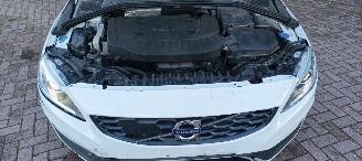 Volvo V-60 Cross Country D4 2.4-Diesel AWD Automatik Navi Led Xenon Leder Privacy glas Trekhaak picture 17