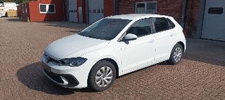 Damaged car Volkswagen Polo Bj:01-2026 1.0-Benzine Full-Led koplampen Digitaal Dashboard Stoelverwarming Lichtautomaat cruisecontrol Dab Radio Parkeersensoren voor en achter Elektrische ramen 4x elektrische buitenspiegels met verwarming Start-Stop Drivelane 2026/1