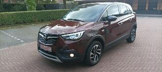 krockskadad bil motor Opel Crossland Bj: 04-2018 1.2-Turbo Automaat Navigatie Climatecontrol CruiseControl Stoelverwarming Lichtautomaat Privacyglas Regensensor Trekhaak Parkeersensoren voor en achter Elektrische ramen 4x elektrische buitenspiegels met verwarming Voorruit met verwarming Led  2018/4