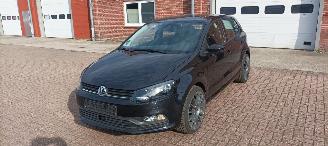 skadebil auto Volkswagen Polo Bj:03-2016 1.4 TDI DPF Euro6 Bluemotion Climatecontrol Stoelverwarming leren stuurwiel mistlampen Elektrische ramen Elektrische-spiegels met verwarming Centrale vergrendeling met afstandsbediening Start-Stop systeem regensensor front Radar 2016/3