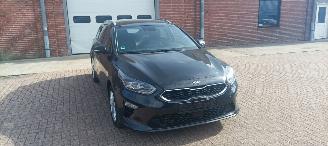 uszkodzony samochody osobowe Kia Ceed Bj:09-2018 1.6-Diesel 136pk Full-Led koplampen Navi Leder Memory Sportstoelen Blindspot Drivelane JBL sound 4xStoelverwarming elektrische achterklep Automatische inparkeren keyless Entry Blindspot 2018/9