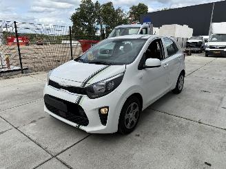 Voiture accidenté Kia Picanto 1.0 DPI COMFORTLINE AIRCO 2023/4