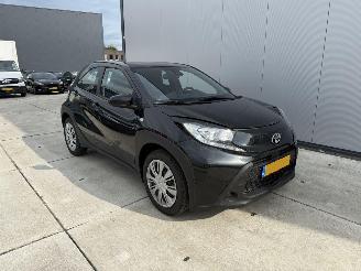 Vaurioauto  passenger cars Toyota Aygo X 1.0 VVT-i MT Play Airco 2025/7