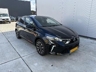 Damaged car Mitsubishi Colt 1.0T MT Intense-NAVI-PDC 2023/12
