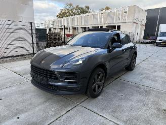 Damaged car Porsche Macan 3.0 S  260 KW -PANO-LEDER-CAMERA- VOLLE UITVOERING 2019/5