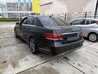 Mercedes E-klasse 220 d BleuTEC -AUTOMAAT-LEDER-NAVI-SCHUIFDAK picture 4