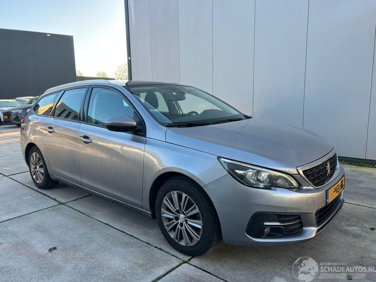 Peugeot 308 1.2 PureTech GT AUTOMAAT-GLAZENDAK-NAVI-CAMERA