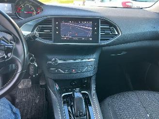 Peugeot 308 1.2 PureTech GT AUTOMAAT-GLAZENDAK-NAVI-CAMERA picture 9