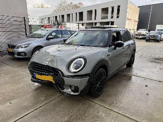 Schadeauto Mini Clubman 1.5 Cooper Business Edition PANO - KEYLESS - LED 2022/9