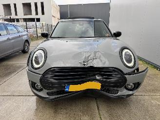 Mini Clubman 1.5 Cooper Buss Edition PANO-KEYLESS-NAVI-LED picture 12