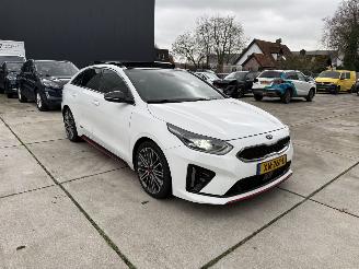 Auto incidentate Kia Proceed 1.6 T-GDI-GT AUTOMAAT-PANO-CAMERA-NAVI-PDC 2019/2