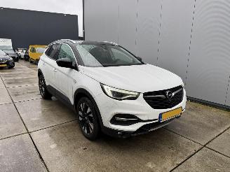 skadebil auto Opel Grandland X 1.2 TURBO ULTIMATE-AUTOMAAT-KEYLESS-NAVI-PDC 2019/10
