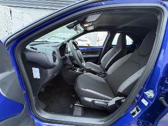 Toyota Aygo X 1.0 VVT-i MT PLAY -AIRCO-PDC picture 9