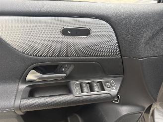 Mercedes B-klasse 180 Business Sloution -LEDER-NAVI-CAMERA-PANO-PDC picture 15