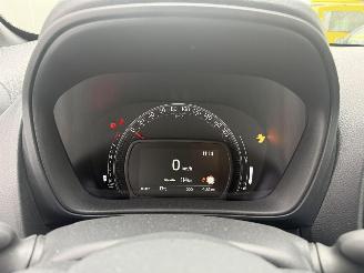 Toyota Aygo X 1.0 VVT-i MT Play CAMERA-AIRCO-CRUISE picture 15