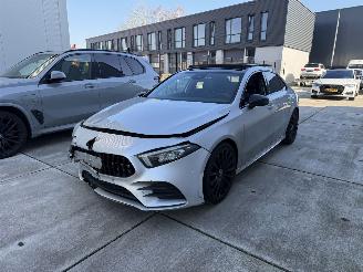 Coche accidentado Mercedes A-klasse 200 Business Solution AMG-PANO-NAVI-PDC 2019/9
