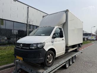 Damaged car Volkswagen Transporter 2.0 TDI 102 PK -AIRCO BAKWAGEN MET LAAD KLEP 2017/8
