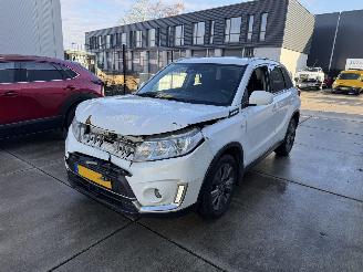 krockskadad bil auto Suzuki Vitara 1.4 Boosterjet ALGRIP Select 4X4 NAVI-LED-CAMERA 2019/8