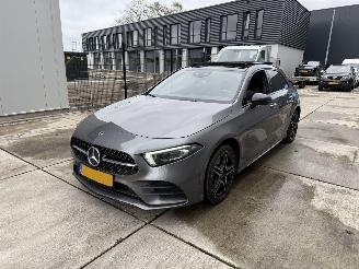 Schadeauto Mercedes A-klasse A250e Business Solution AMG Limited PANO - SFEER - LED 2021/3