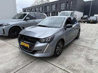krockskadad bil auto Peugeot 208 1.2 PureTech Allure Pack -NAVI-PDC-CAMERA 2022/7