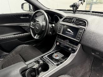 Jaguar XE 2.0 D PORTFOLIO -NAVI-CLIMA-LEDER-PDC picture 6