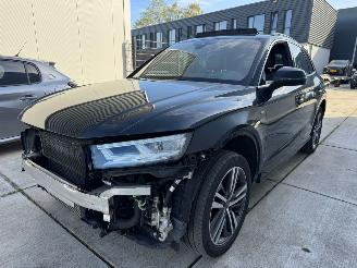 Schadeauto Audi Q5 55 TFSI e QUATRO S-TRONIC-  SCOMPETITION-LUCHTVERING-PANO-360 CAMERA 2020/12