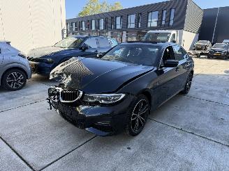 Vaurioauto  passenger cars BMW 3-serie 330e HIGH EXE M-PAKKET-HUD-SCHUIFDAK-KEYLESS-NAVI-PDC 2019/10