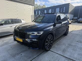 skadebil auto BMW X7 xDrive 40i High EXE -PANO-HEAD UP- 360 CAMERA-4 WIEL BESTURING 2022/4
