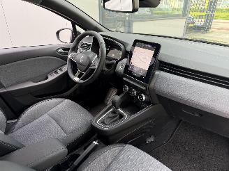 Renault Clio 1.6 E-Tech Full Hybrid 145 Techno CAMERA - NAVI - KEYLESS picture 6