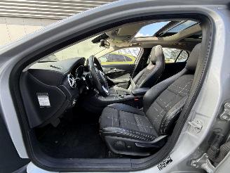 Mercedes GLA 200 d Prestige AUTOMAAT-PANO-NAVI-PDC picture 9