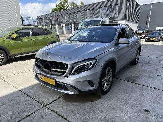 krockskadad bil auto Mercedes GLA 200 d Prestige AUTOMAAT-PANO-NAVI-PDC 2016/6
