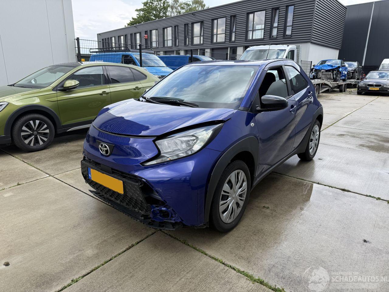 Toyota Aygo X- 1.0 VVT-i MT PLay CAMERA-PDC