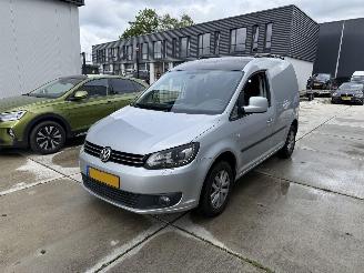 Damaged car Volkswagen Caddy 1.6 TDI AUTOMAAT-AIRCO-EXENON-NAVI 2015/4