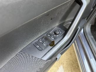 Volkswagen Taigo 1.0 TSI Life Edition LED - CAMERA - KEYLESS picture 16