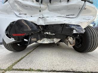 Peugeot 208 1.2 Hybrid 110 e-DCS6 Allure-CAMERA-NAVI-CLIMA-PDC picture 14