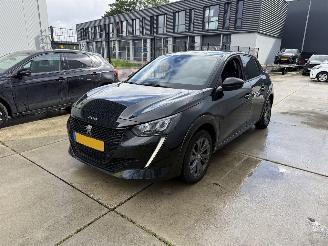 Unfallwagen Peugeot 208 EV Allure Pack 50 kWh-NAVI-CAMERA-PDC 2023/5